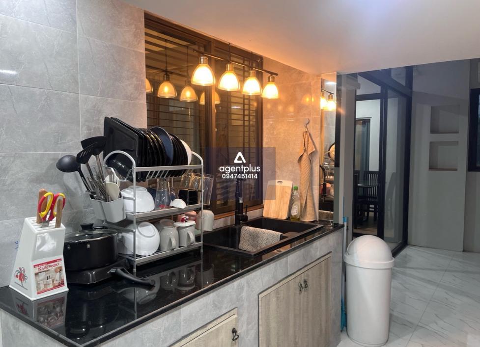 ให้เช่าทาวน์โฮมหรู วิวสระ พื้นที่ใช้สอยเท่าบ้านเดี่ยว PLENO พระราม9  - กรุงเทพกรีฑา1 สระว่ายน้ำอยู่หน้าบ้าน วิวดีมาก เฟอร์นิเจอร์ครบครัน