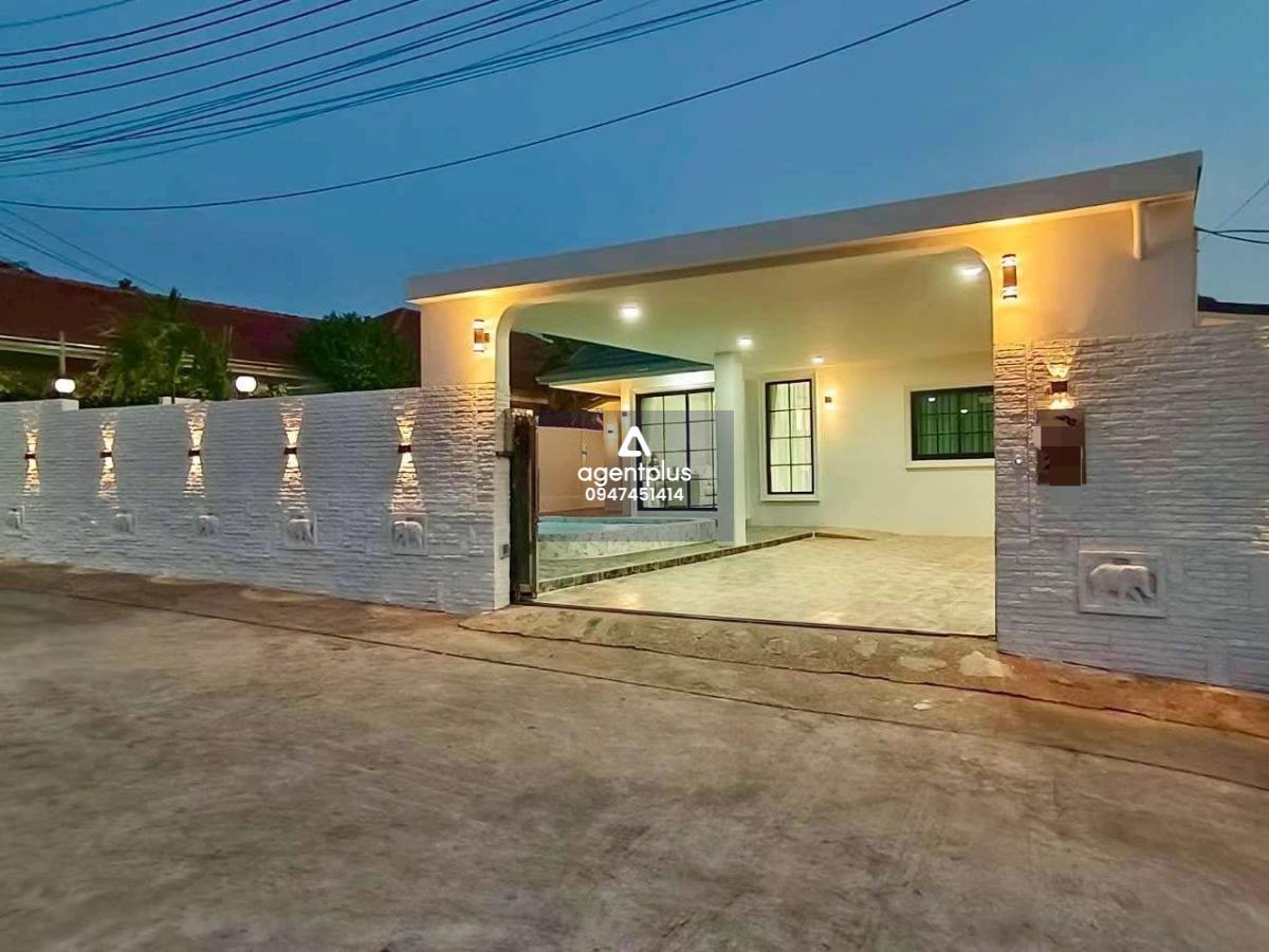 ขายพูลวิลล่าหรู 4ห้องนอน เขาน้อย พัทยา พร้อมอยู่ 