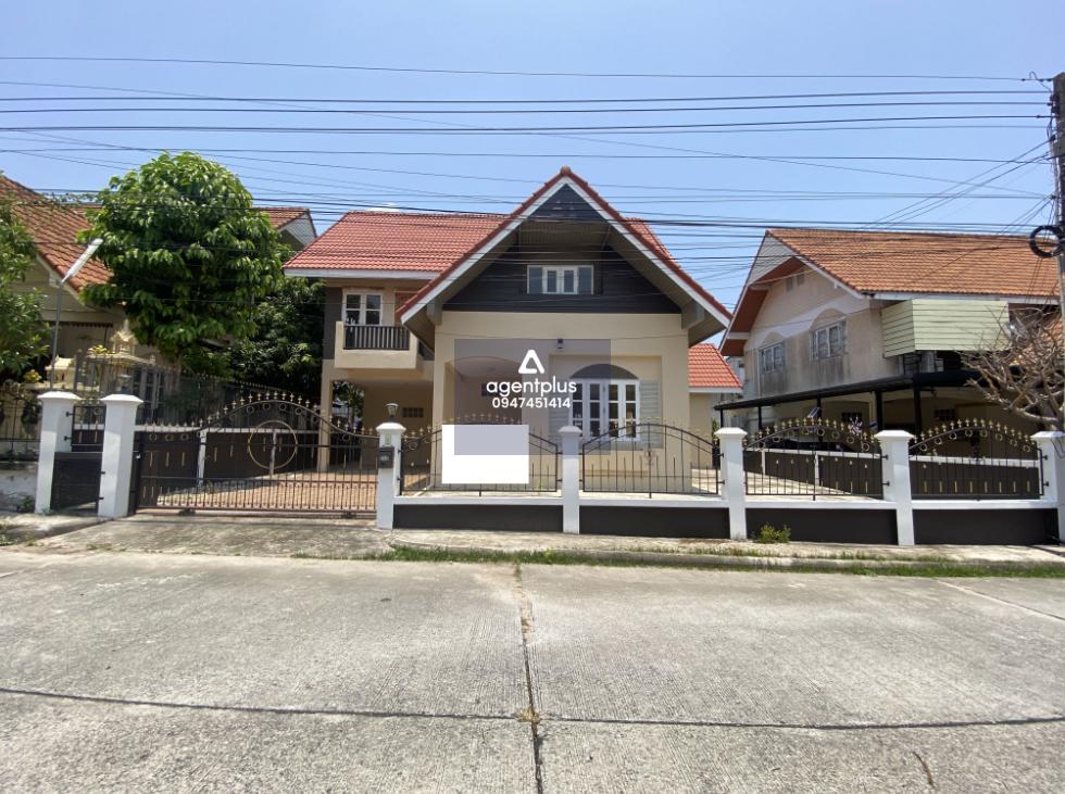 บ้านเดี่ยว 2 ชั้น โครงการเติมทรัพย์ บ้านฉาง ปรับปรุงใหม่ ทำเลดีติดถนนสายหลัก สุขุมวิท (ทล.3) และตั้งอยู่ในแหล่งชุุมชนผู้คนอาศัย