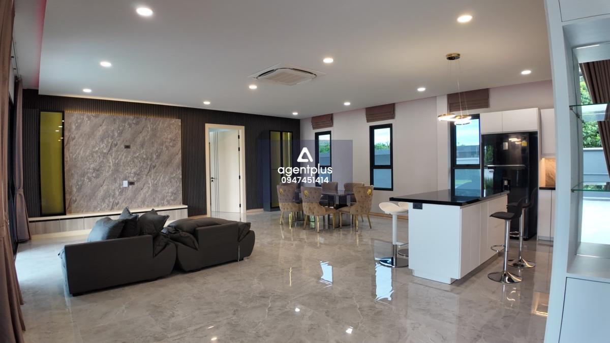 M Space Pool Villas East Pattaya  พูลวิลล่าสไตล์มินิมอลโมเดิร์น พร้อมอยู่