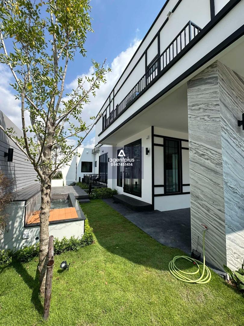 บ้านแฝดพรีเมี่ยม 2 ชั้น พิกัดซอยบุญสัมพันธ์ 6 ( ซอยเขาน้อย ) ทำเลหลักเมืองพัทยา Glam พัทยา