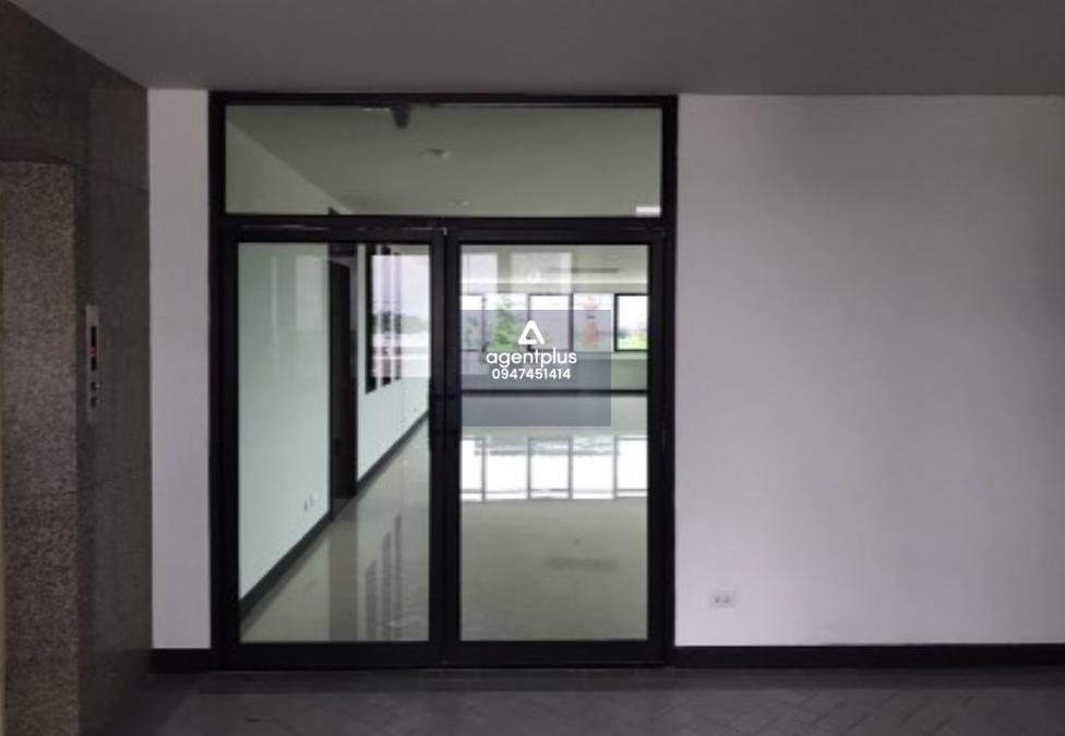 พื้นที่ให้เช่าทำสำนักงาน พร้อมย้ายเข้าได้เลย