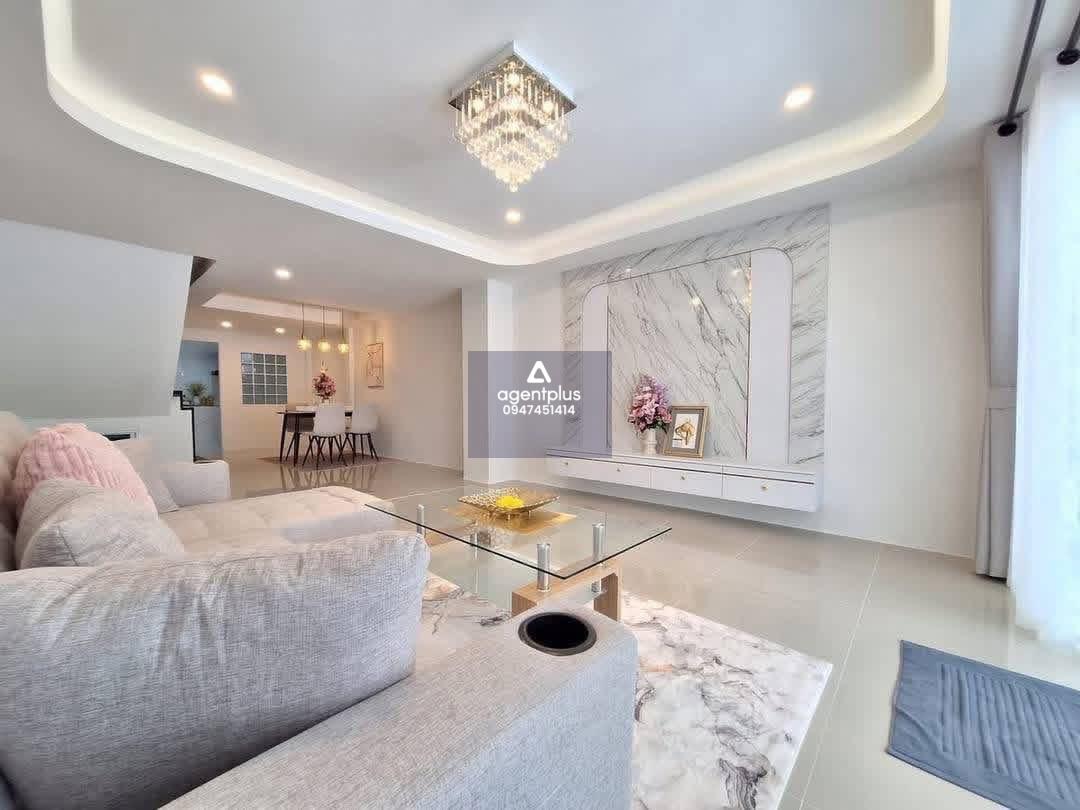 บ้านสวย ราคาดี ทำเลใกล้ตลาดน้ำ 4 ภาค พัทยา