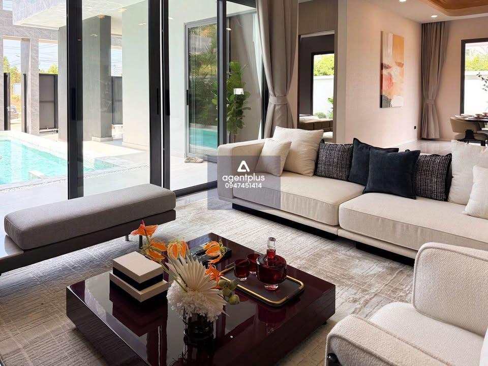  ขายด่วน! พูลวิลล่าหรู 3 ชั้น พร้อมลิฟต์ส่วนตัว ใกล้หาดจอมเทียน