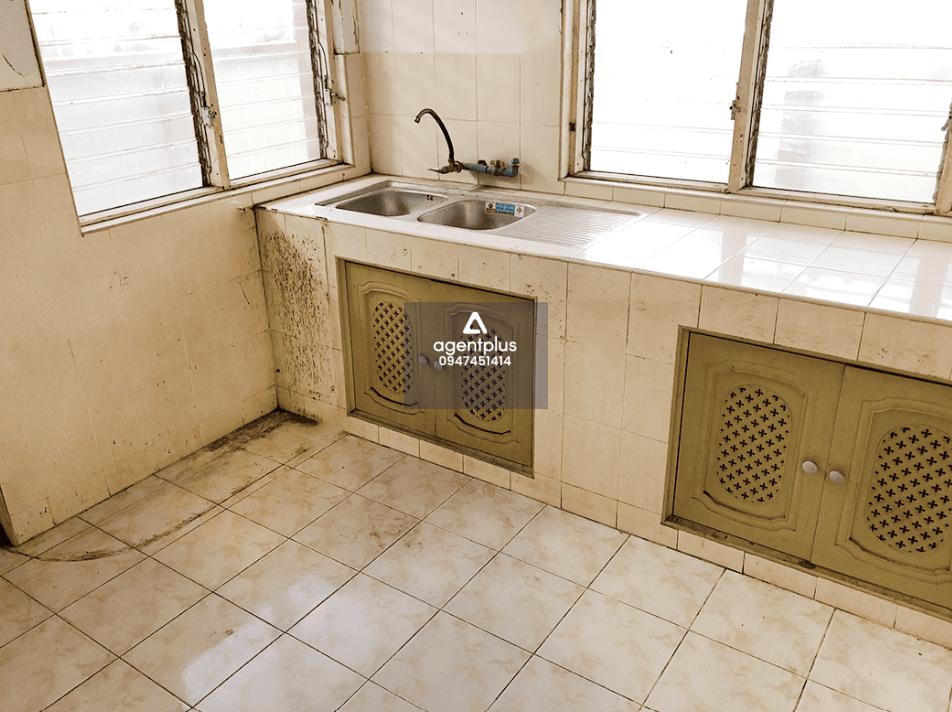 บ้านเดี่ยว 2 ชั้น บ้านกรีนวิลล์ ชลบุรี ถนนวิบูลย์ประชารักษ์ ทำเลดีในแหล่งชุมชน บริเวณโดยรอบเป็นที่อยู่อาศัย สาธารณูปโภคครบครัน การคมนาคมสะดวก