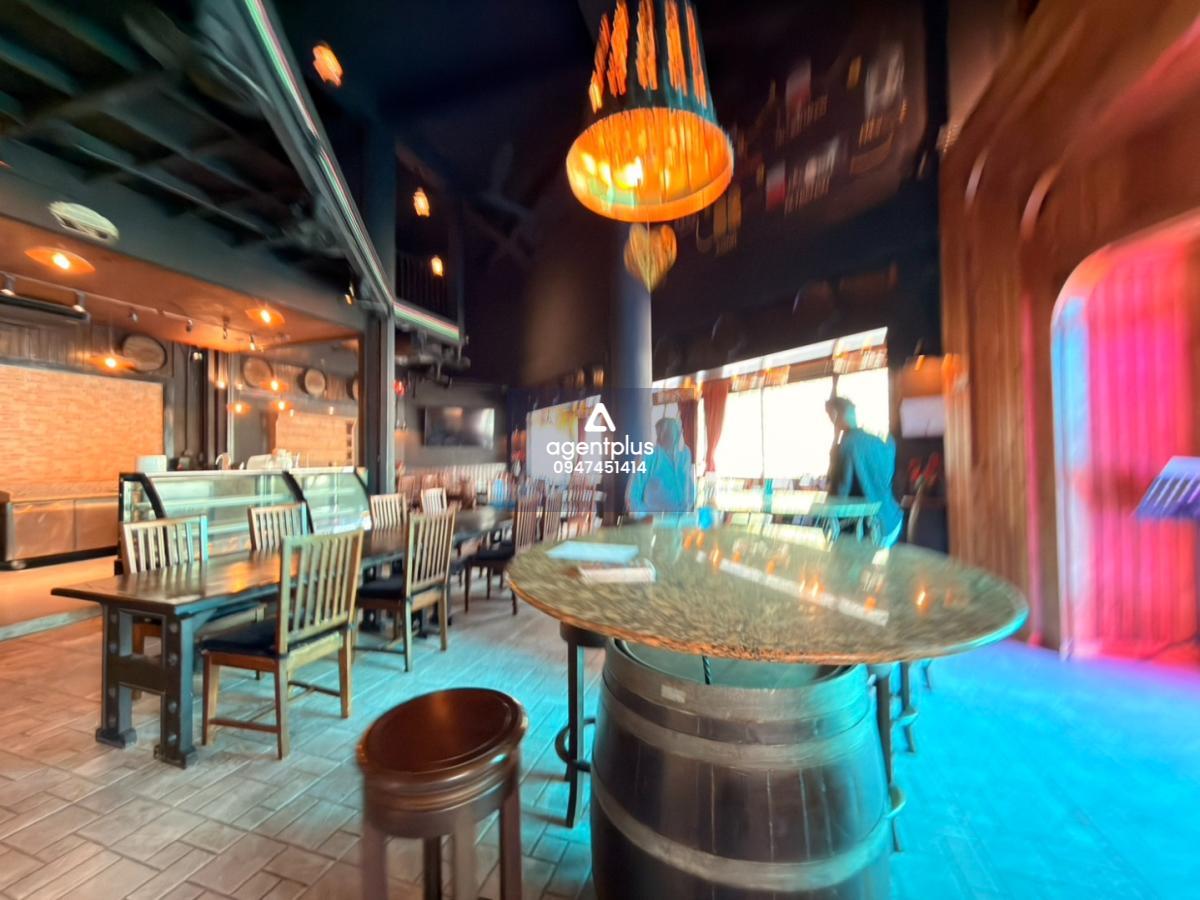 ขายร้านอาหาร 5 ชั้น พร้อม rooftop และชั้นใต้ดิน ติดถนนทัพพระยา ทำเลดี พัทยา