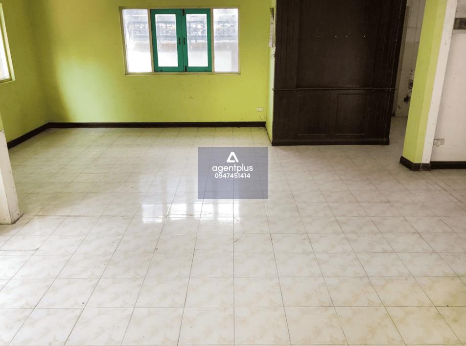 บ้านเดี่ยว 2 ชั้น บ้านกรีนวิลล์ ชลบุรี ถนนวิบูลย์ประชารักษ์ ทำเลดีในแหล่งชุมชน บริเวณโดยรอบเป็นที่อยู่อาศัย สาธารณูปโภคครบครัน การคมนาคมสะดวก