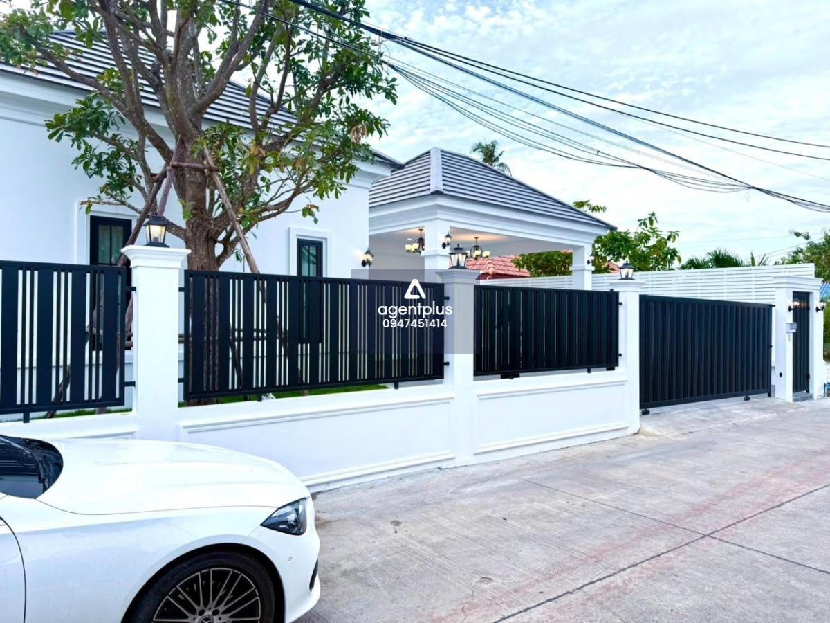 ขายบ้านเดี่ยวสร้างใหม่พร้อมสระว่ายน้ำ เฟอร์นิเจอร์บิ้วอินทั้งหลัง พัทยา