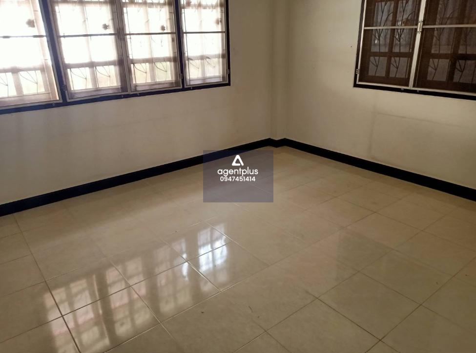 บ้านเดี่ยวชั้นเดียว โครงการบุญรักษา 3 ทำเลดี อยู่ในแหล่งชุมชน ใกล้ถนนสายหลักและสายรอง การคมนาคมสะดวก โครงการมีระบบรักษาความปลอดภัย