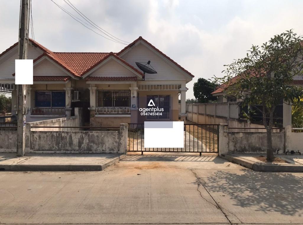 บ้านแฝด 1 ชั้น สภาพแวดล้อมโดยรอบ ตั้งอยู่ใกล้กับนิคมอุตสาหกรรม และแหล่งชุมชน การคมนาคมสะดวก สาธารณูปโภคพร้อม โครงการพฤกษ์ลดา บางนา-ตราด