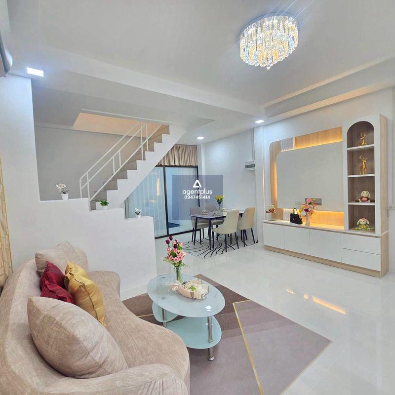  ขายทาวน์โฮมสองชั้นทำเลค้าขายได้ ทำเลทองเนินพลับหวาน