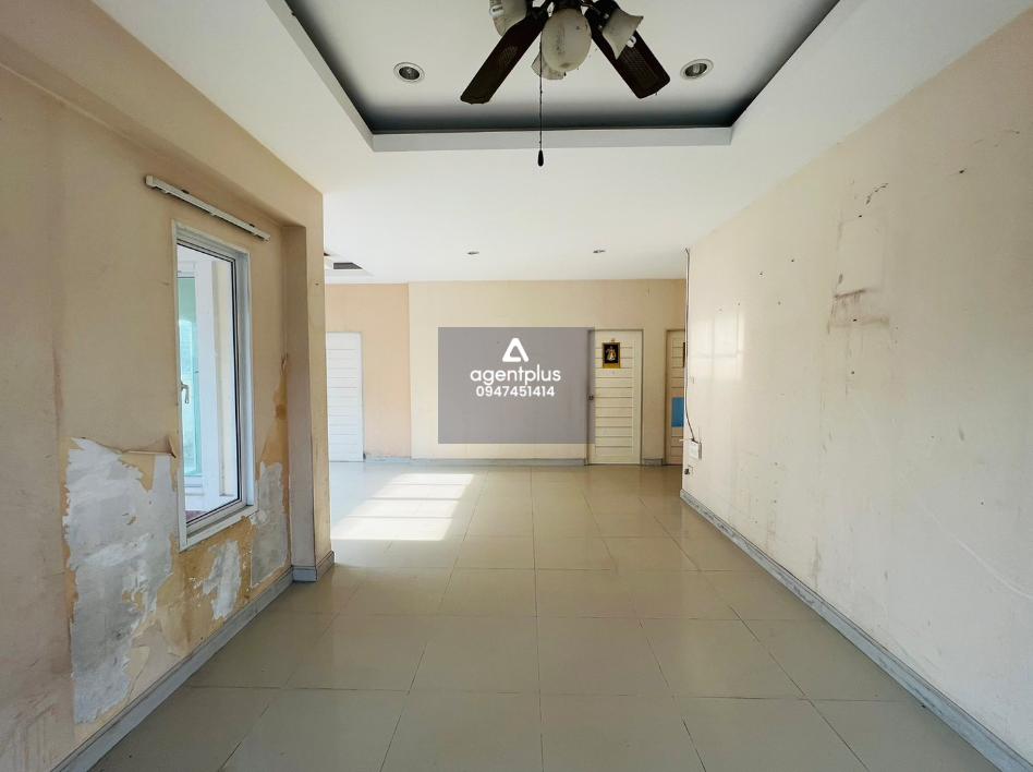 บ้านเดี่ยวชั้นเดียว เบญจวรรณ ชลบุรี ทำเลดี ติดถนนสายบางละมุง-ระยอง การเดินทางสะดวก อยู่ในย่านชุมชน