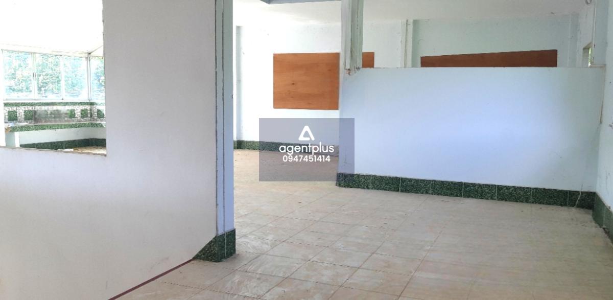 บ้านเดี่ยว 2 ชั้น ทำเลดีใจกลางเมืองเชียงราย รายล้อมด้วยแหล่งชุมชนและสิ่งอำนวยความสะดวกครบครัน การเดินทางสะดวก เหมาะทั้งสำหรับอยู่อาศัย ลงทุน หรือพัฒนาเป็นธุรกิจ