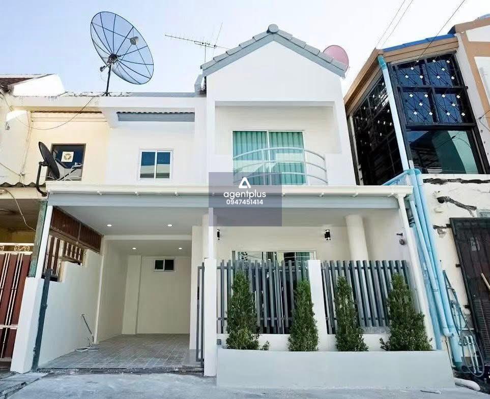 ขาย ทาวน์เฮ้าส์ 2 ชั้น รีโนเวทใหม่ ฝั่งทะเลพัทยา
