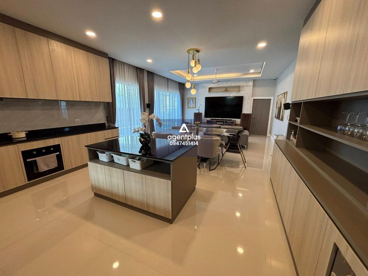 ขายพูลวิลล่าสวยสไตล์โมเดิร์น พร้อมอยู่ โครงการ Garden Ville 6 พัทยา