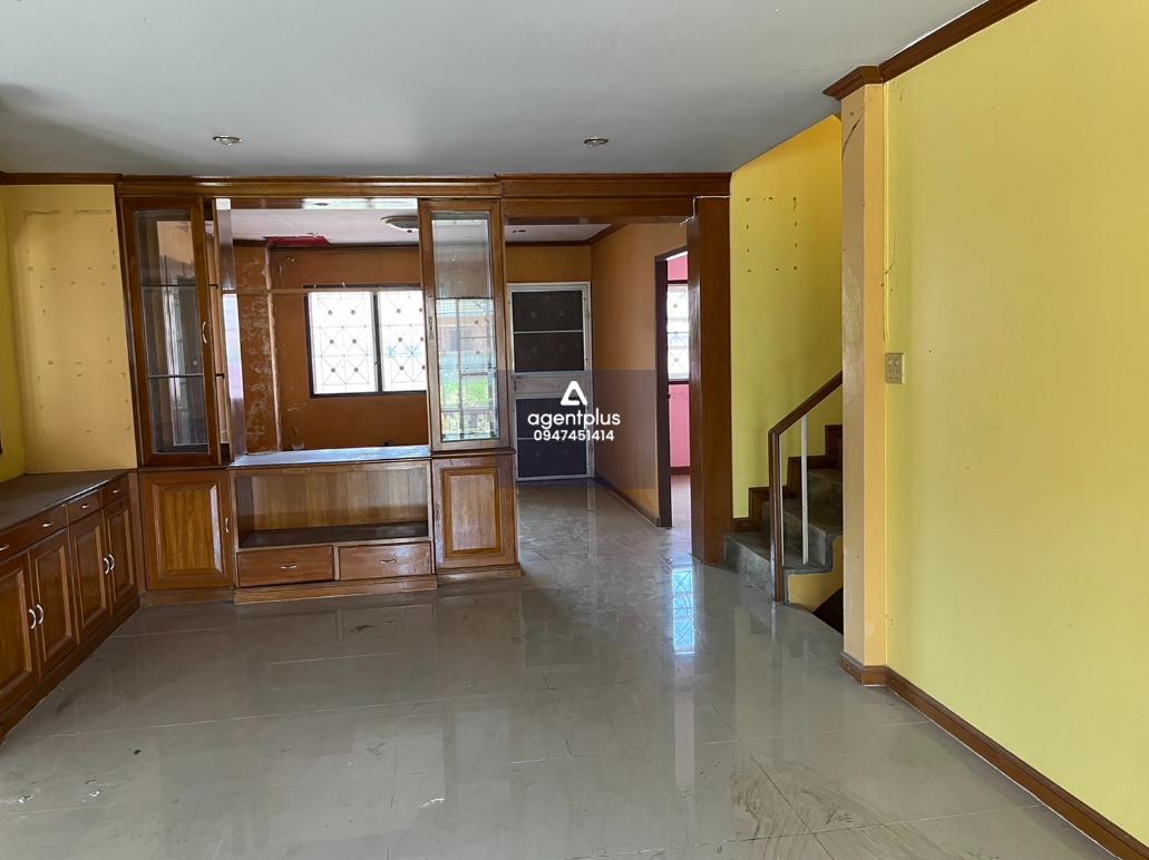 บ้านแฝด 2 ชั้น โครงการชนากาญจน์ 2 ทำเลดี ใกล้ถนนสุขุมวิท (ทล.3) เดินทางเข้า-ออกสะดวก อยู่ในแหล่งชุมชน