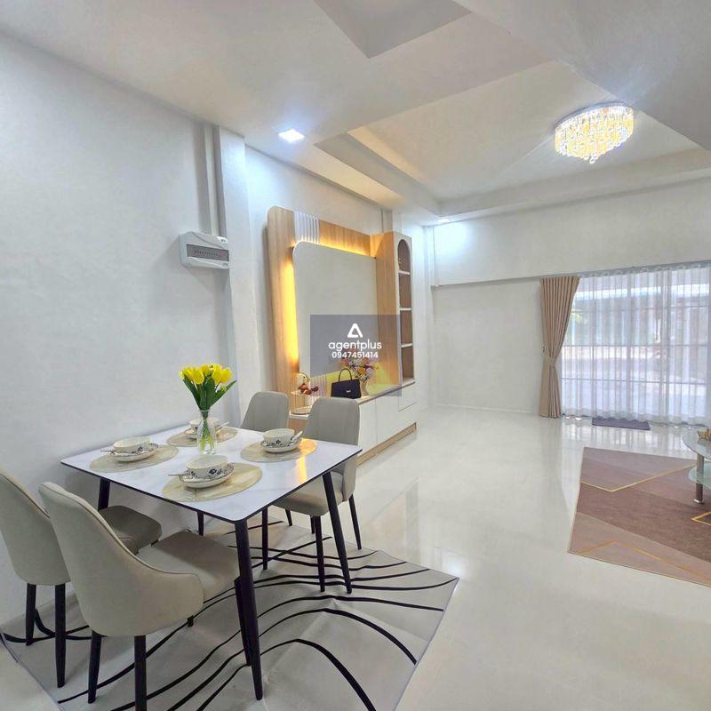  ขายทาวน์โฮมสองชั้นทำเลค้าขายได้ ทำเลทองเนินพลับหวาน