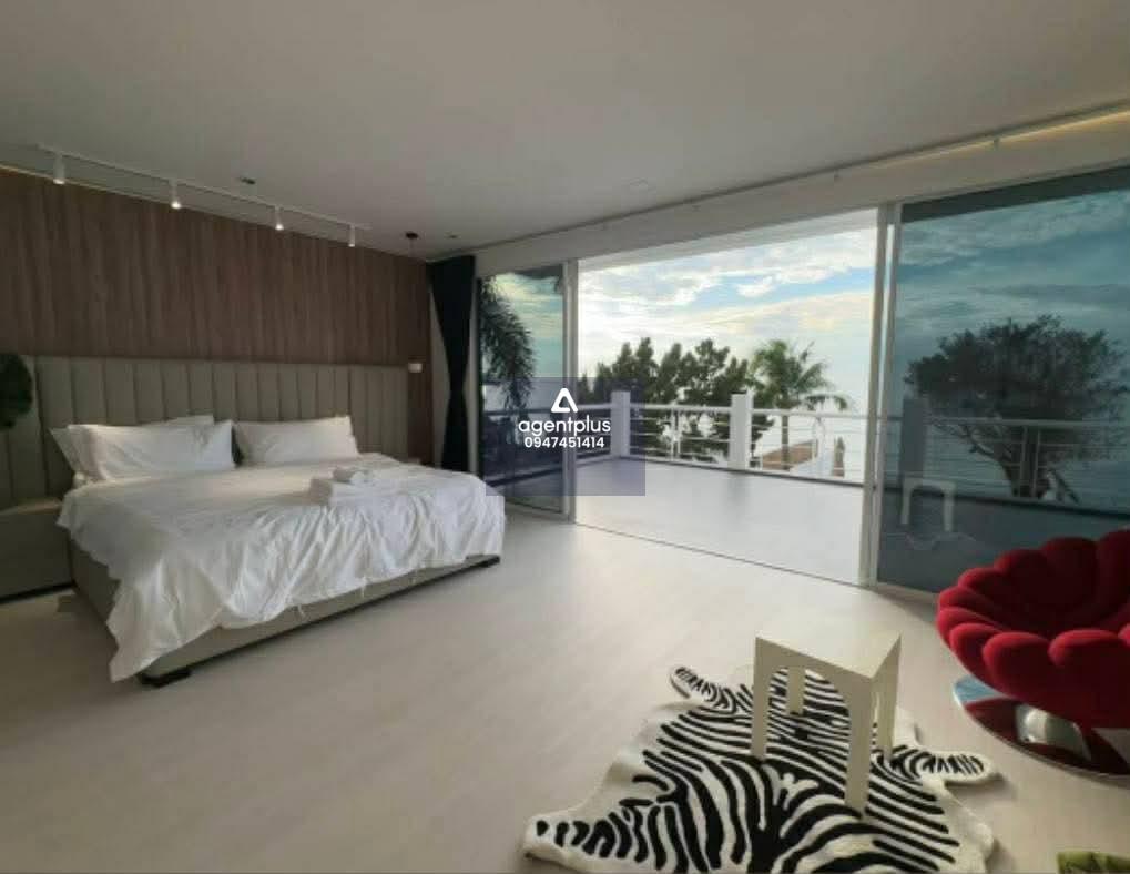 *บ้านพูลวิลล่าติดหาดกระทิงลาย เงียบสงบวิวสวย ใจกลางเมือง