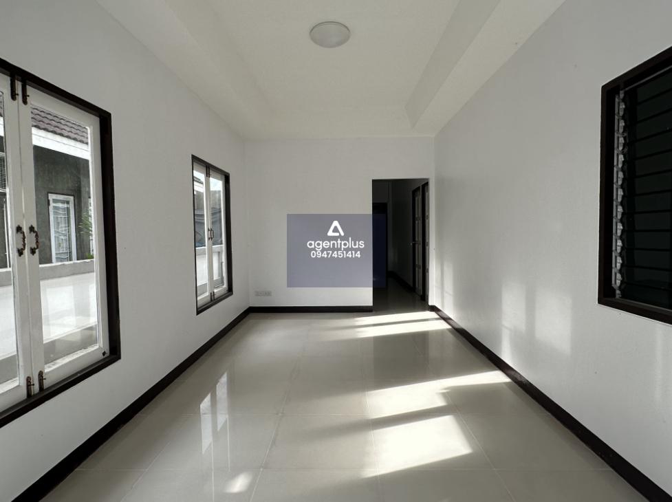 บ้านเดี่ยวชั้นเดียว การคมนาคมสะดวก สาธารณูปโภคครบครัน ใกล้แหล่งชุมชน ถนนรวมมิตร-ภูดร โครงการสุรัตน์ฟอร์เรสต์ บ้านฉาง ปรับปรุงใหม่