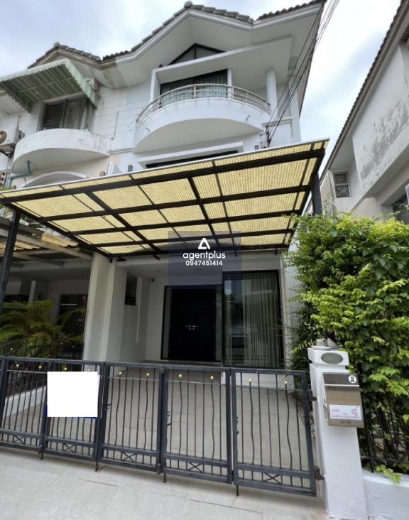 ขายทาวน์โฮม 3 ชั้น(หลังมุม) มบ.ศุภาลัยวิลล์-รัชดา 32 พร้อมเฟอร์นิเจอร์บิ้วอินทั้งหลัง สามารถเข้าอยู่ได้ทันที เดินทางสะดวกเพราะอยู่ใกล้รภไฟฟ้า 2 สาย(MRT - ลาดพร้าว และรถไฟฟ้าสายสีเหลือง- ลาดพร้าว)