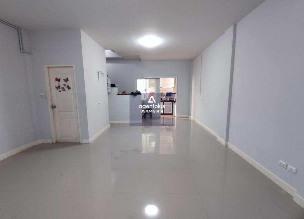 ให้เช่าทาวน์โฮม 3 ชั้น ลาซาล-แบริ่ง-บางนา ใกล้ BTS โรงพยาบาล และโรงเรียนนานาชาติ เหมาะสำหรับทำโฮมออฟฟิสหรือใช้อยู่อาศัย