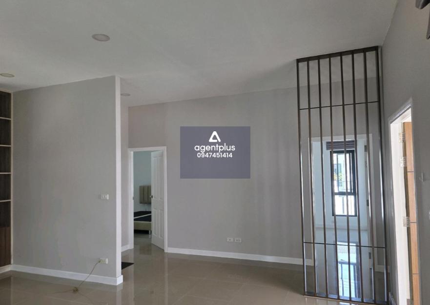 บ้านเดี่ยวชั้นเดียว พร้อมอยู่ ในโครงการจัดสรร ทำเลติดถนนใหญ่ เดินทางสะดวก เหมาะสำหรับครอบครัว