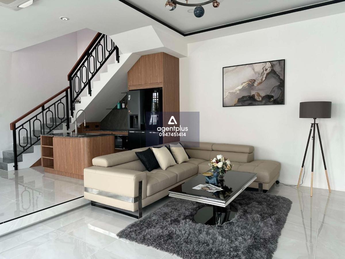 บ้านแฝดพรีเมี่ยม 2 ชั้น พิกัดซอยบุญสัมพันธ์ 6 ( ซอยเขาน้อย ) ทำเลหลักเมืองพัทยา Glam พัทยา