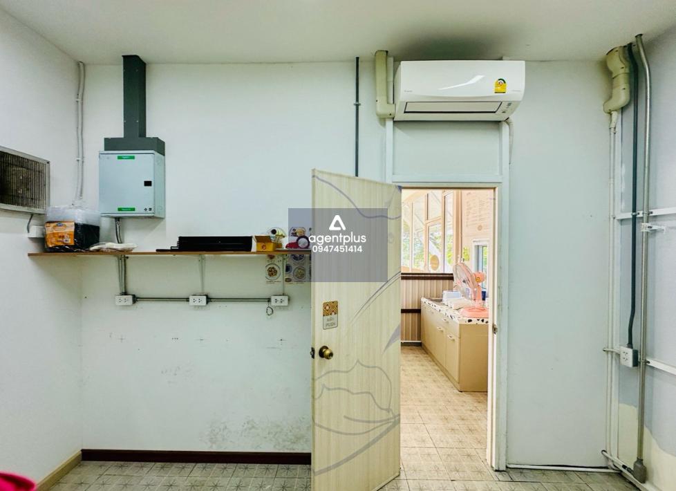 ออฟฟิศให้เช่า พร้อมแอร์ ที่จอดรถ