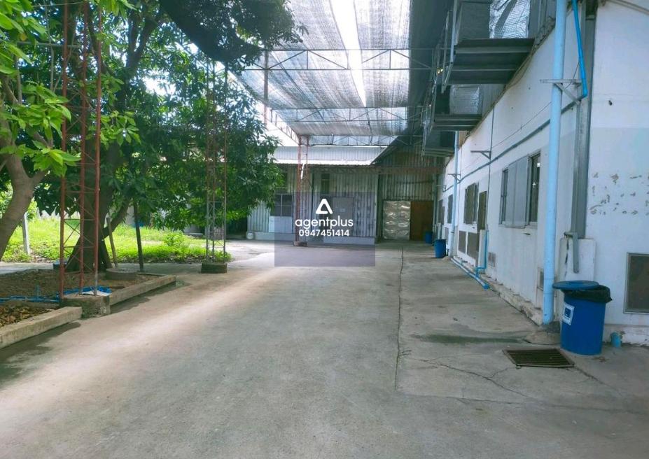 ขายที่ดิน+โรงงาน 10 ไร่ ทำเลใกล้  ทางขึ้น ทางด่วน มอเตอร์เวย์ บางใหญ่-กาญจนบุรึ  300  เมตร ช่วง นครชัยศรี