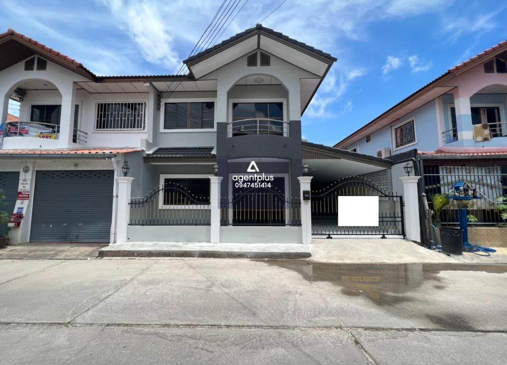 บ้านเดี่ยว 2 ชั้น ภายในกว้างขว้าง โครงการเอกมงคล 5/2 ห่างจากถนนสุขุมวิท ประมาณ 700 เมตร ทำเลดี เดินทางเข้า-ออกสะดวก อยู่ใกล้สิ่งอำนวยความสะดวกมากมาย