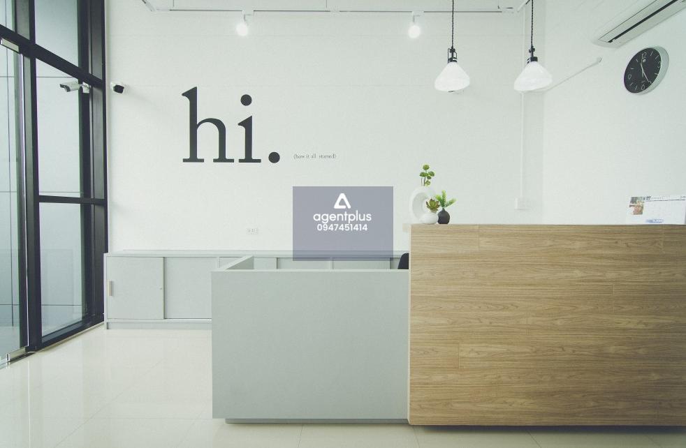 ออฟฟิศให้เช่าสุดคุ้มสำหรับธุรกิจทุกขนาด ใกล้ BTS อุดมสุขและทางด่วนบางนา พื้นที่ 22 -200 ตรม. มีที่จอดรถและบริการห้องประชุม