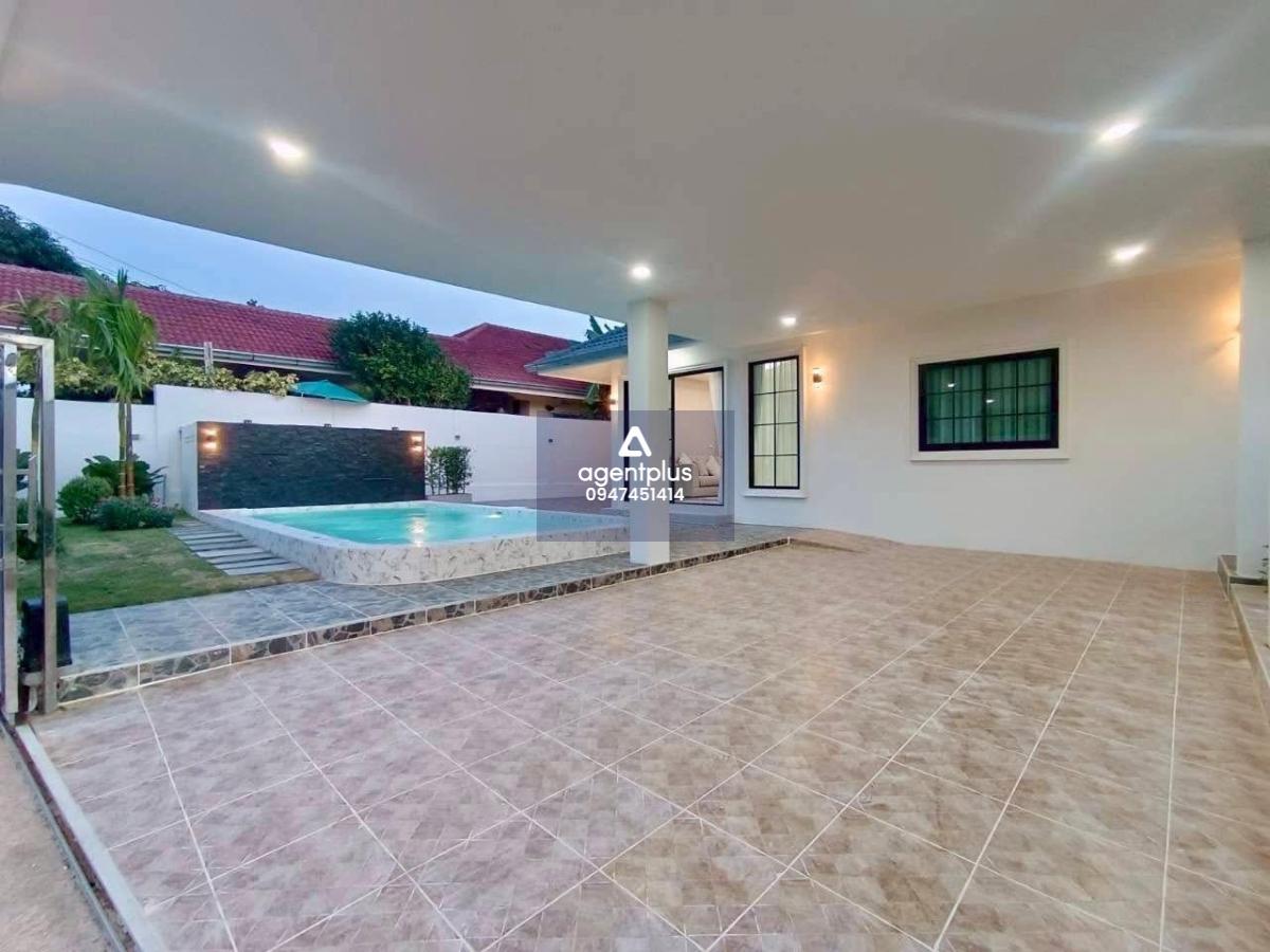 ขายพูลวิลล่าหรู 4ห้องนอน เขาน้อย พัทยา พร้อมอยู่ 