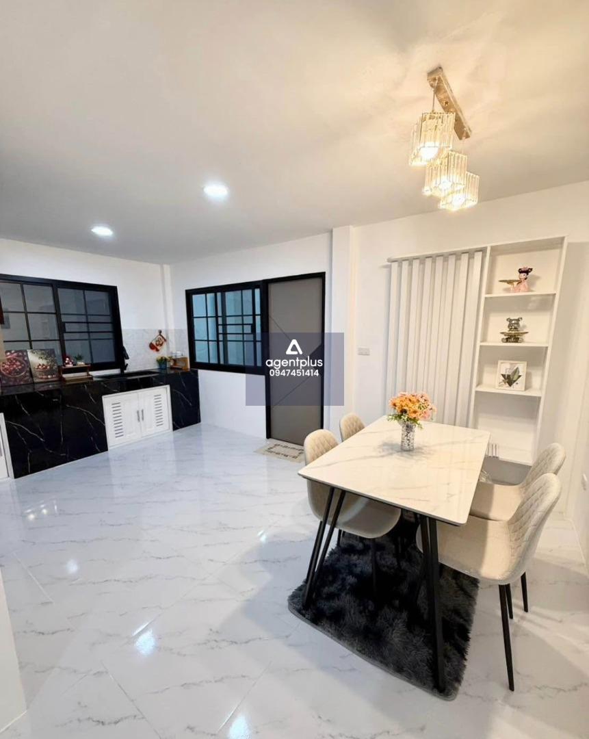 ขายทาวน์เฮาส์2ชั้น  2ห้องนอน หลังมุม ส่วนตัว สยามคันทรีคลับพัทยา