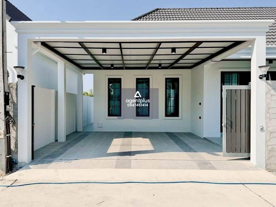  ขายบ้านเดี่ยว 3 ห้องนอน ห้วยใหญ่ พัทยา  บ้านสร้างใหม่ สไตล์โมเดิร์น