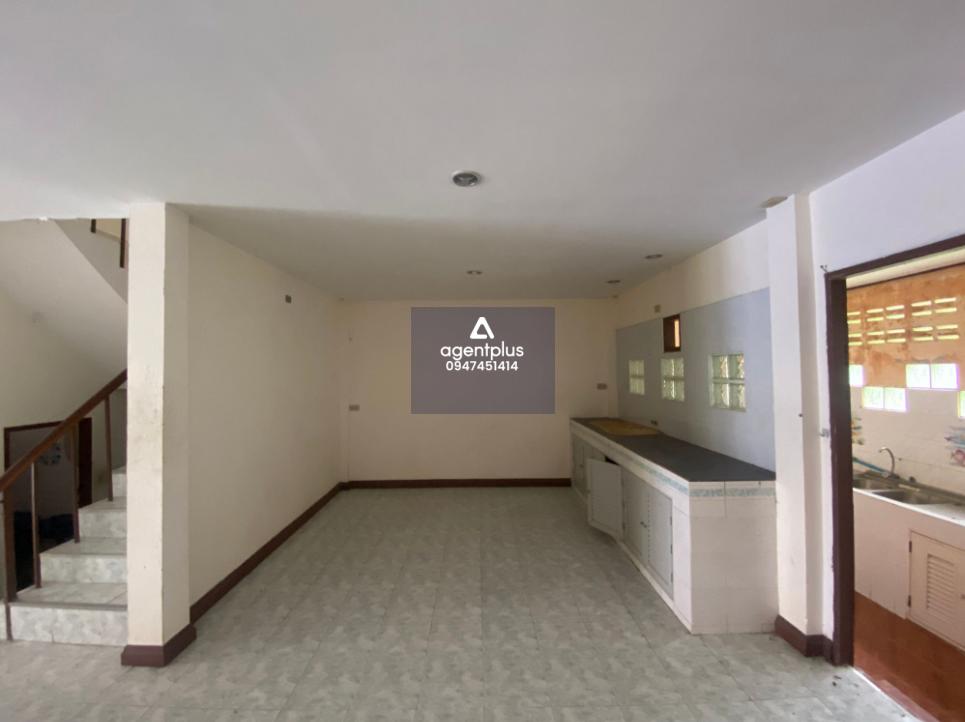 บ้านแฝด โครงการชนากาญจน์ 2 บ้านแฝด 2 ชั้น ทำเลดี เดินทางสะดวก ใกล้ถนนสุขุมวิท (ทล.3) แวดล้อมด้วยแหล่งชุมชน เหมาะอยู่อาศัย ใกล้สิ่งอำนวยความสะดวก