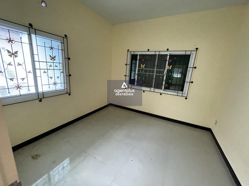 บ้านเดี่ยวชั้นเดียว ภายในกว้างขวางด้วยพื้นที่ใช้สอยขนาด 158 ตร.ม. ทำเลโครงการติดถนนปลวกแดง-ห้วยปราบ(รย.3013) เป็นโครงการขนาดใหญ่ เดินทางเข้า-ออกสะดวก โครงการสมาร์ทแลนด์ พาร์คฮิลล์ ระยอง