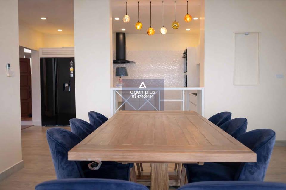 * ให้เช่าคอนโดวิวทะเล 2 ชั้น พร้อมสวนส่วนตัว