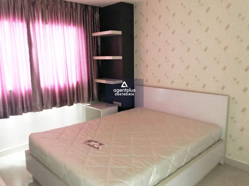 คอนโดมิเนียม โครงการเดอะ ไทม์ ศรีราชา จากถนนสุขุมวิท (ทล.7) แยกเข้าถนนทุ่งศุขลา ประมาณ 1 กม. เลี้ยวซ้ายเข้าถนนทุ่งวัว ประมาณ 730 เมตร แล้วเลี้ยวขวาตรงไปประมาณ 100 เมตร