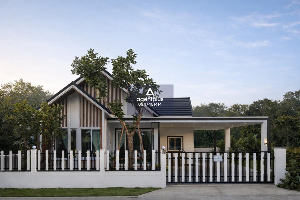 บ้านเดี่ยวสไตล์ Modern Tropical 3 ห้องนอน  เฟอร์ครบ พร้อมอยู่ ทำเลดีใกล้มอเตอร์เวย์