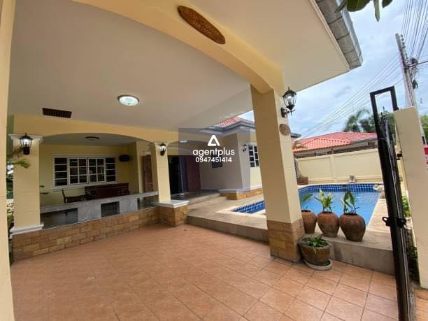 ขายขาดทุนบ้านพูลวิลล่าพร้อมผู้เช่า ห่างจากทะเล เพียง 1.5 กม. พัทยา