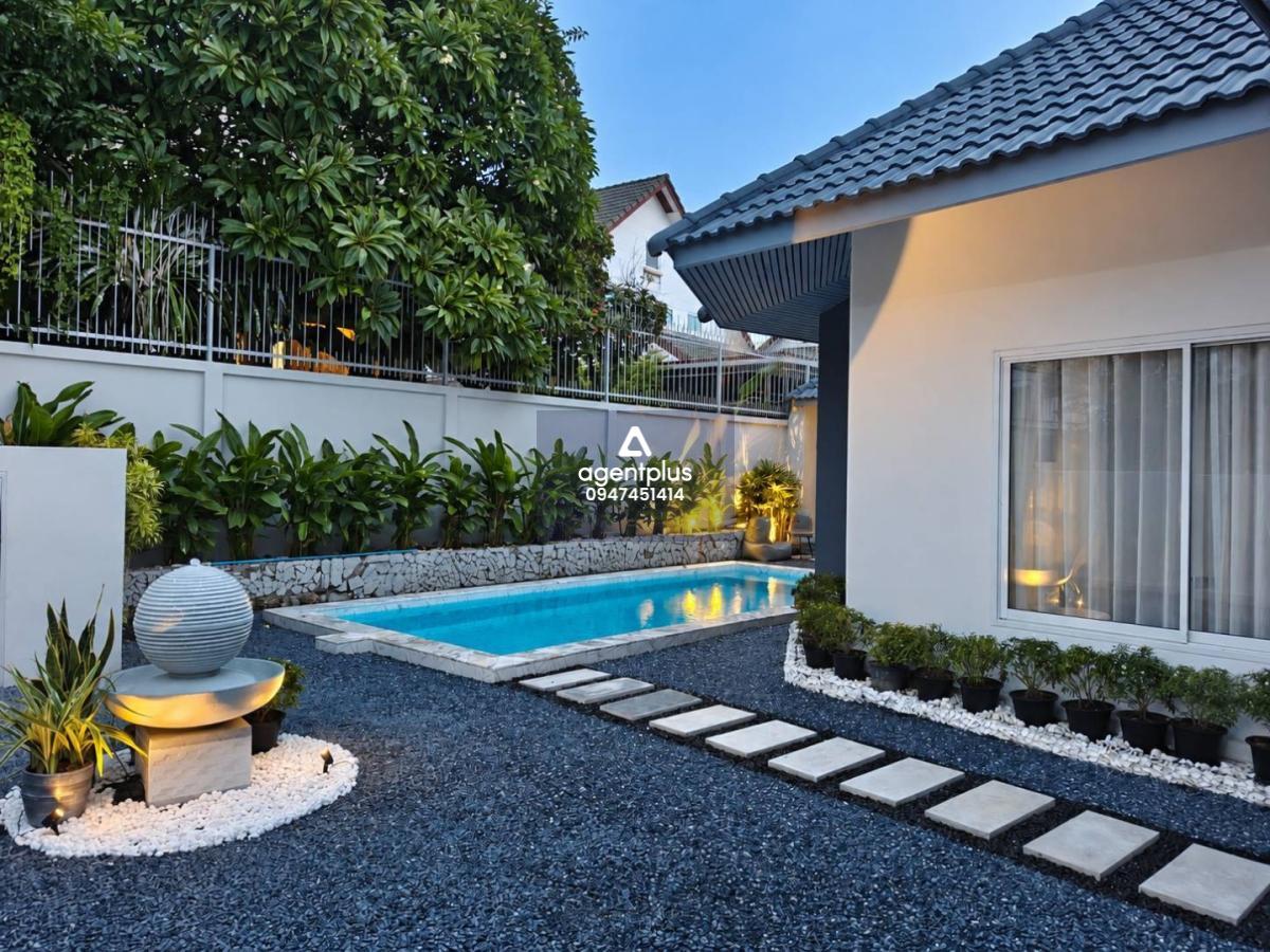 ขายบ้านพูลวิลล่าชั้นเดียว Srisuk Villa พัทยา 4 ห้องนอน รีโนเวทใหม่ทั้งหลัง