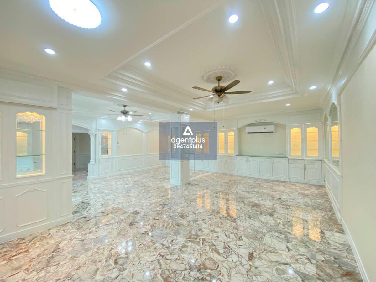 *ปล่อยเช่าบ้านรีโนเวทใหม่ทั้งหลัง โครงการหมู่บ้านติดถนนสุขุมวิทพัทยาใต้