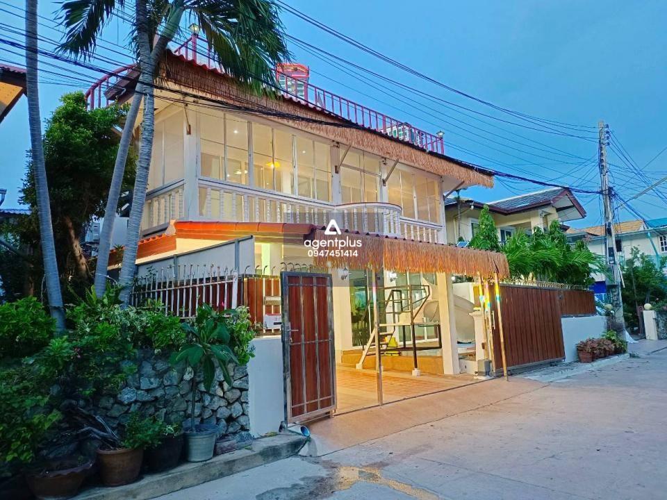 พูลวิลล่า + ธุรกิจพร้อมดำเนินการ ปล่อยเช่ารายวันได้ สไตล์ “Homie Style” Jomtien Beach Pool Villa พัทยา