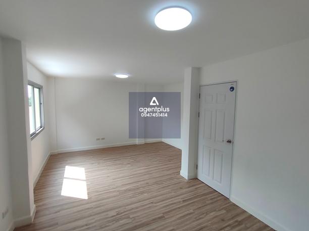 ขายทาวน์เฮ้าส์ 3 ชั้น ซี.พี.พาร์คเลนบึงกุ่ม ปรับปรุงใหม่ ติดถนนนวลจันทร์ 12 เดินทางสะดวกเชื่อมต่อถนนต่างๆ ได้หลายสาย