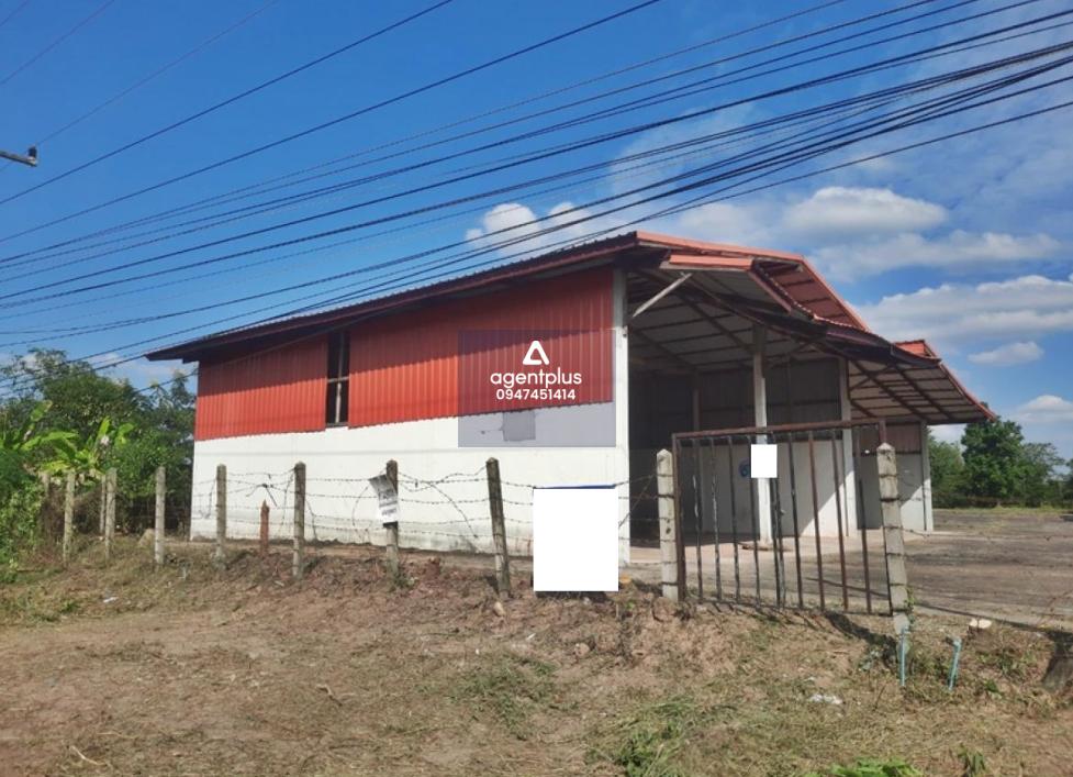 อาคารโกดัง ห่างจากถนนมิตรภาพ (ทล.2) ประมาณ 622 เมตร บ้านต้อง-ศรีธาตุ (2239) ไชยวาน ไชยวาน อุดรธานี