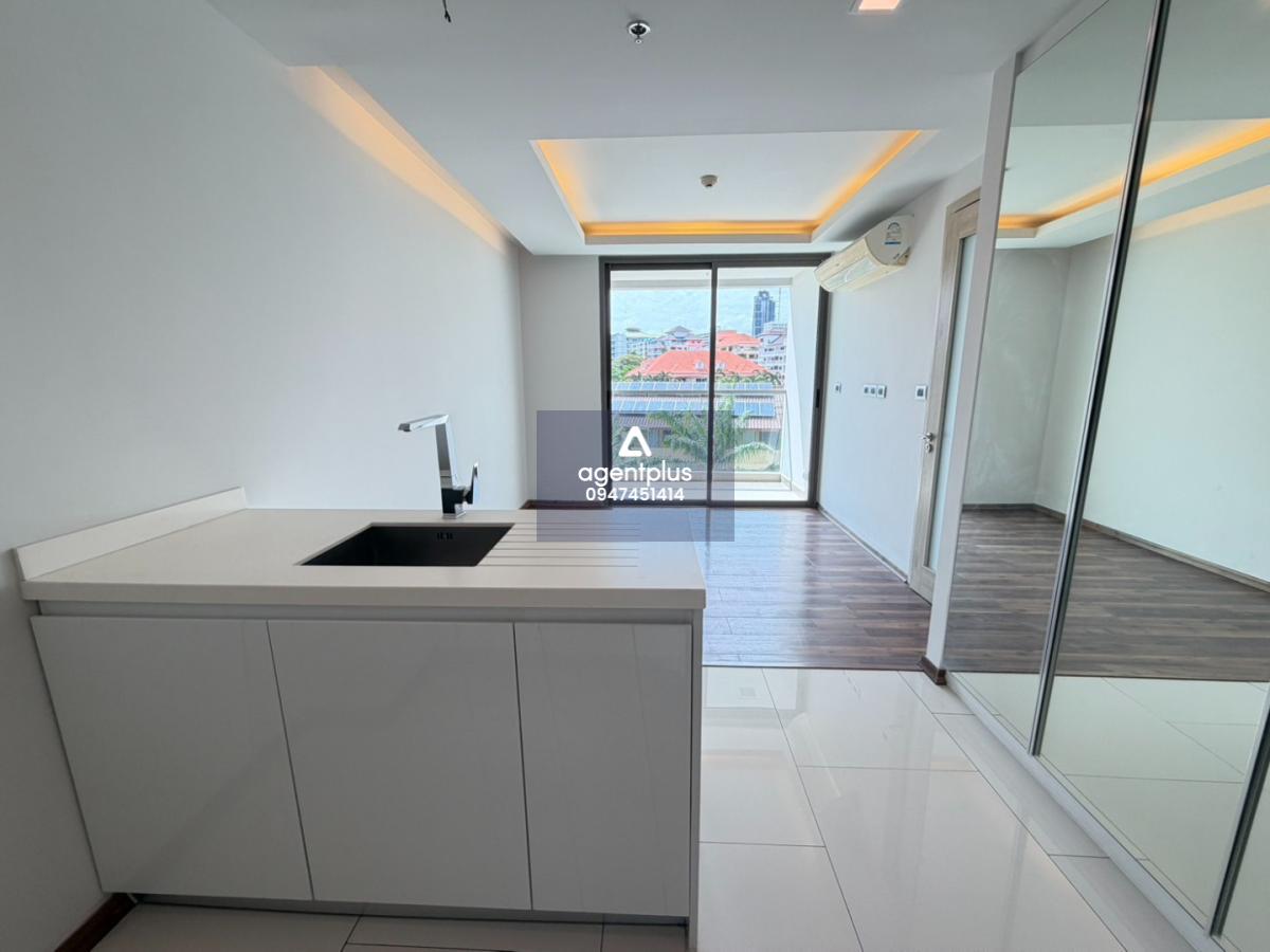 ขายThe Peak Towers | Pratumnak Hill, Pattaya วิวเมือง ทำเลดี