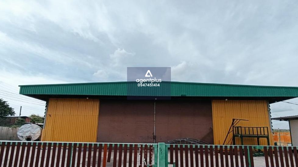 โกดัง-โรงงาน 600ตารางเมตร พร้อมออฟฟิศ บ้านพักคนงานพร้อม ติดถนนใหญ่ให้เช่า กระจายสินค้าออกได้เหนือใต้ออกตก บางปะอิน