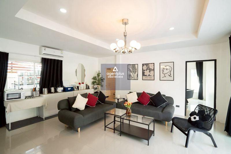 ให้เช่าและขายวิลล่าพร้อมสระว่ายน้ำ บ้านหัวมุม รีโนเวทใหม่ ซอยเขามะกอก 14 พัทยา