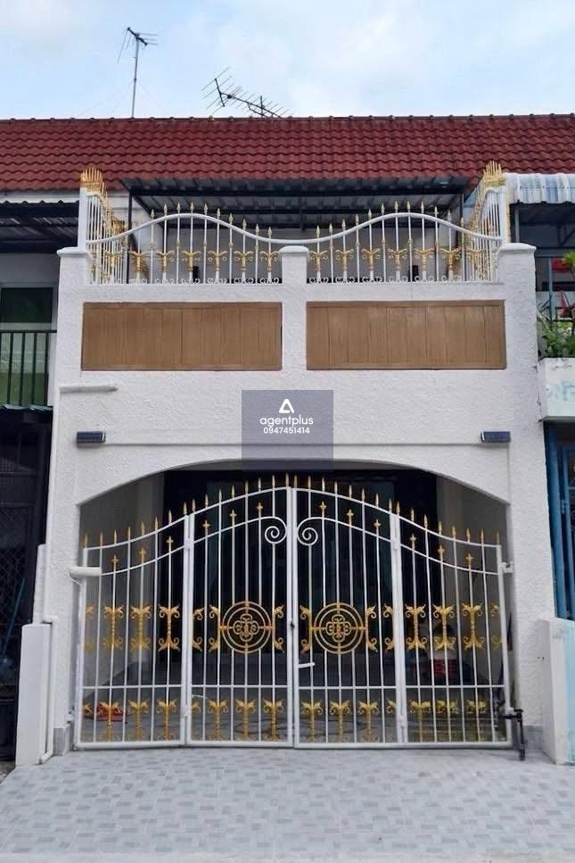 ขายทาวน์เฮ้าส์ 2 ห้องนอน พัทยารุ่งเรือง 2 บ้านพร้อมอยู่ ทำเลใจกลางเมือง