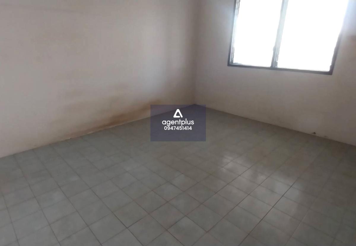 ทาวน์เฮ้าส์ชั้นเดียว โครงการหมู่บ้านรุ่งพิทักษ์ ทำเลดีโครงการอยู่ใกล้สี่แยกพนมสารคามและถนนสายฉะเชิงเทรา-กบินทร์บุรี (ทล.304)